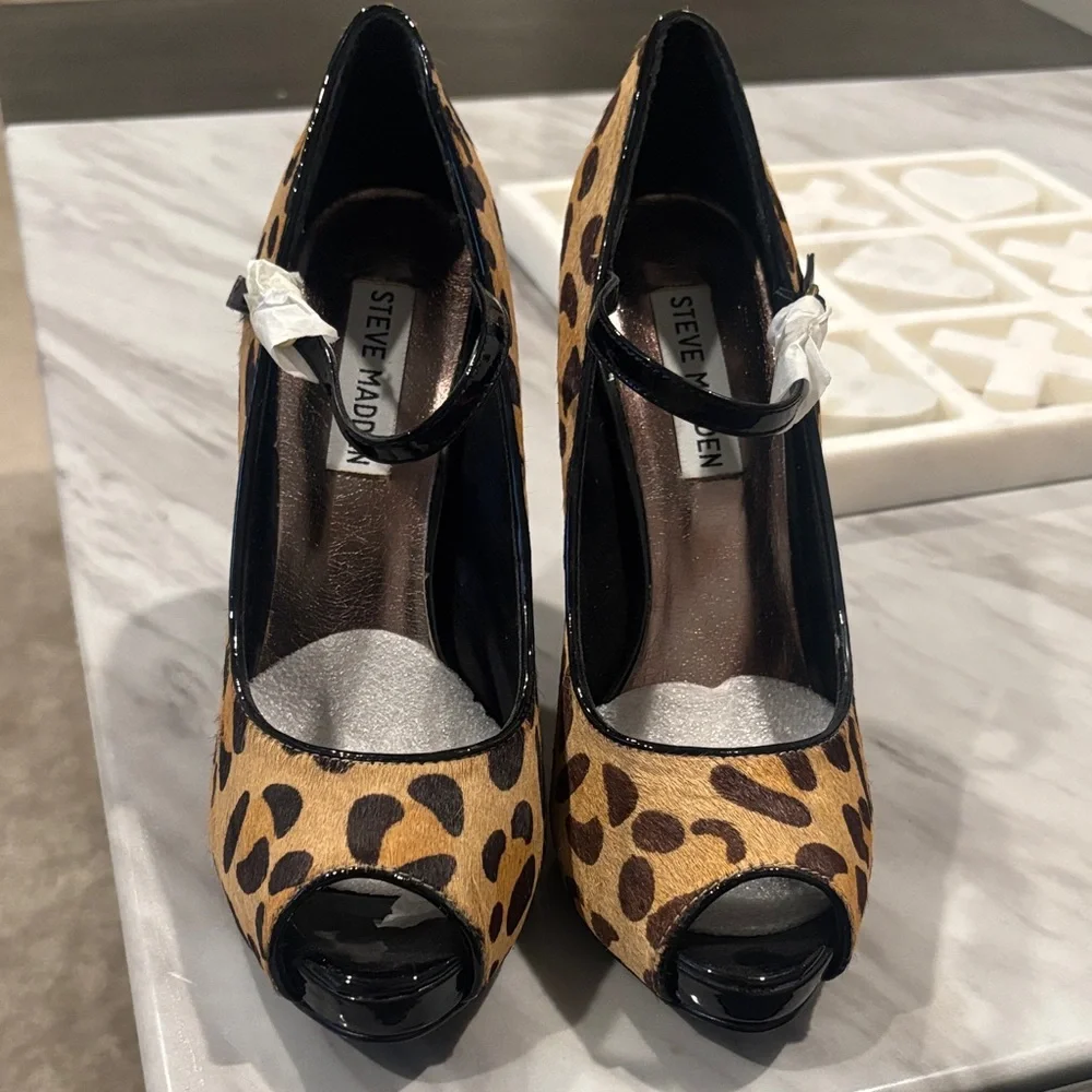 Steve Madden Labeda Animal Print Peep Toe Heels - Picture 2 of 7